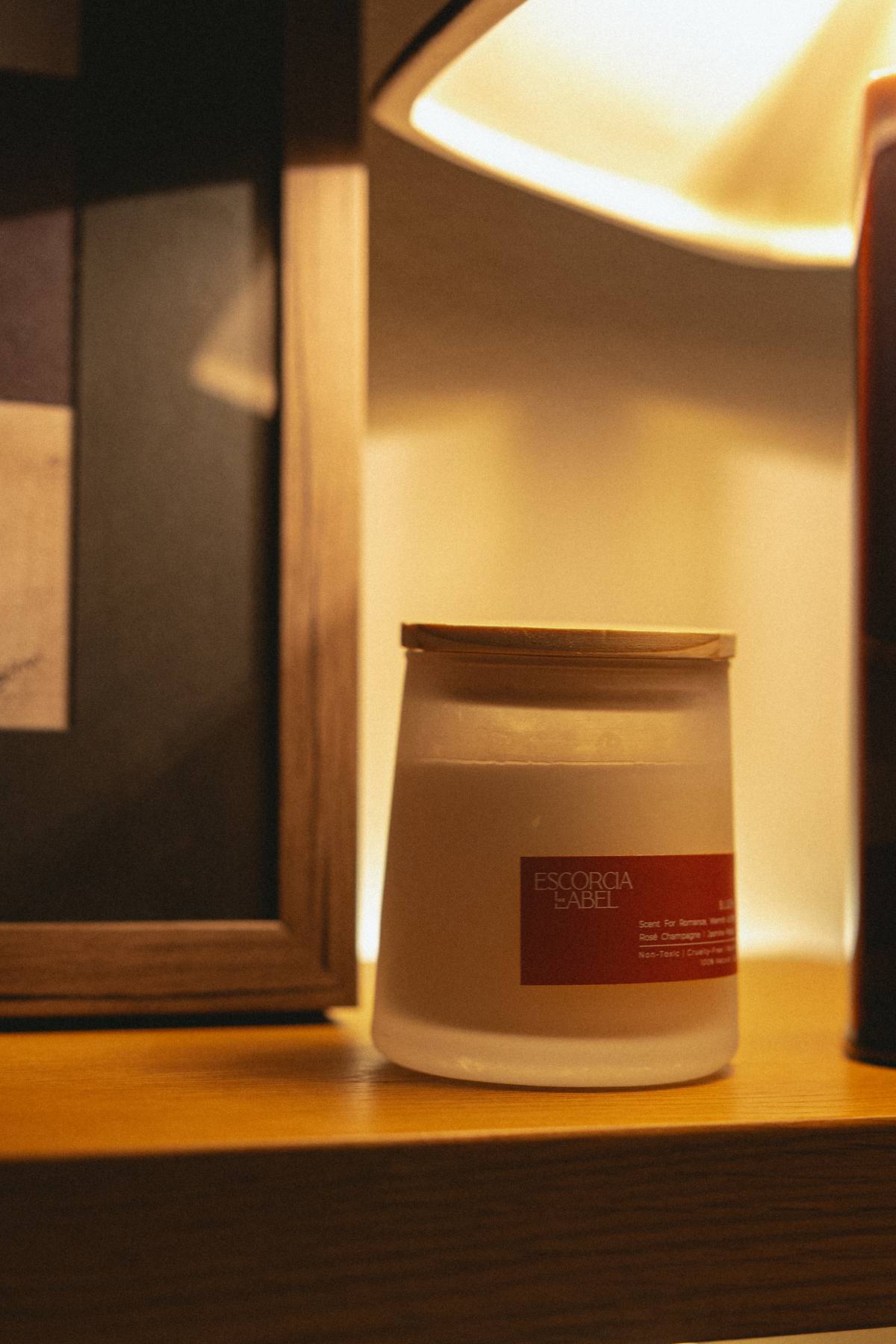 Alma Encendida – Sandalwood & White Lily Candle