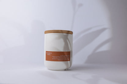 Alma Encendida – Vela de Sándalo y Lirio Blanco